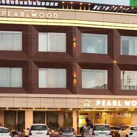 Hotel Pearl Wood Zirakpur Extérieur photo