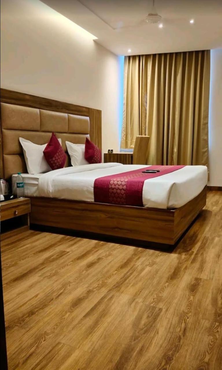 Hotel Pearl Wood Zirakpur Extérieur photo