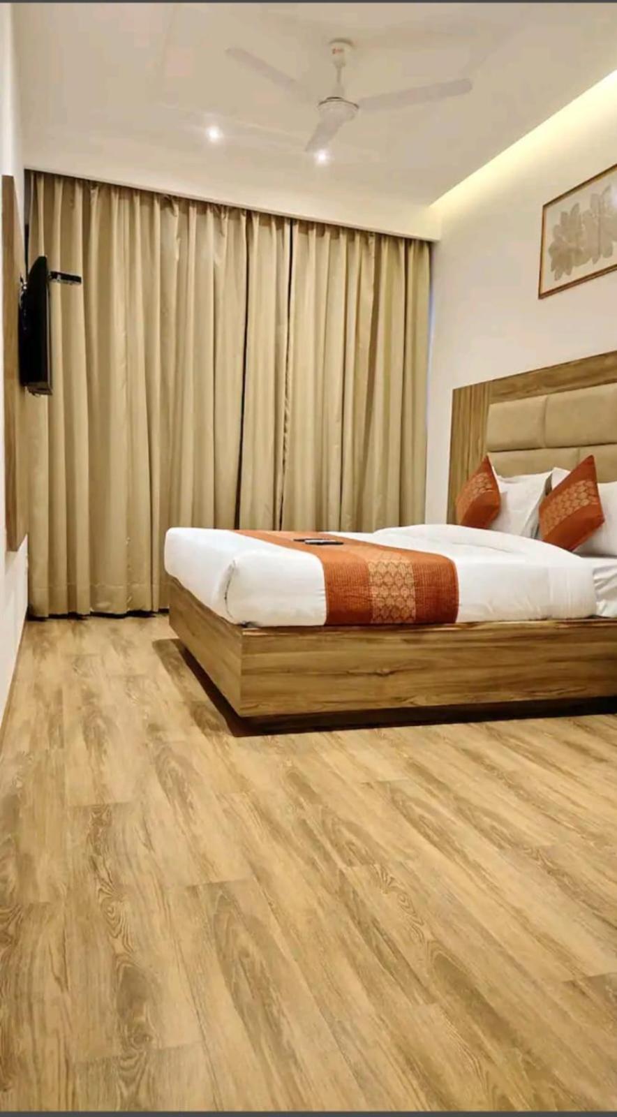 Hotel Pearl Wood Zirakpur Extérieur photo