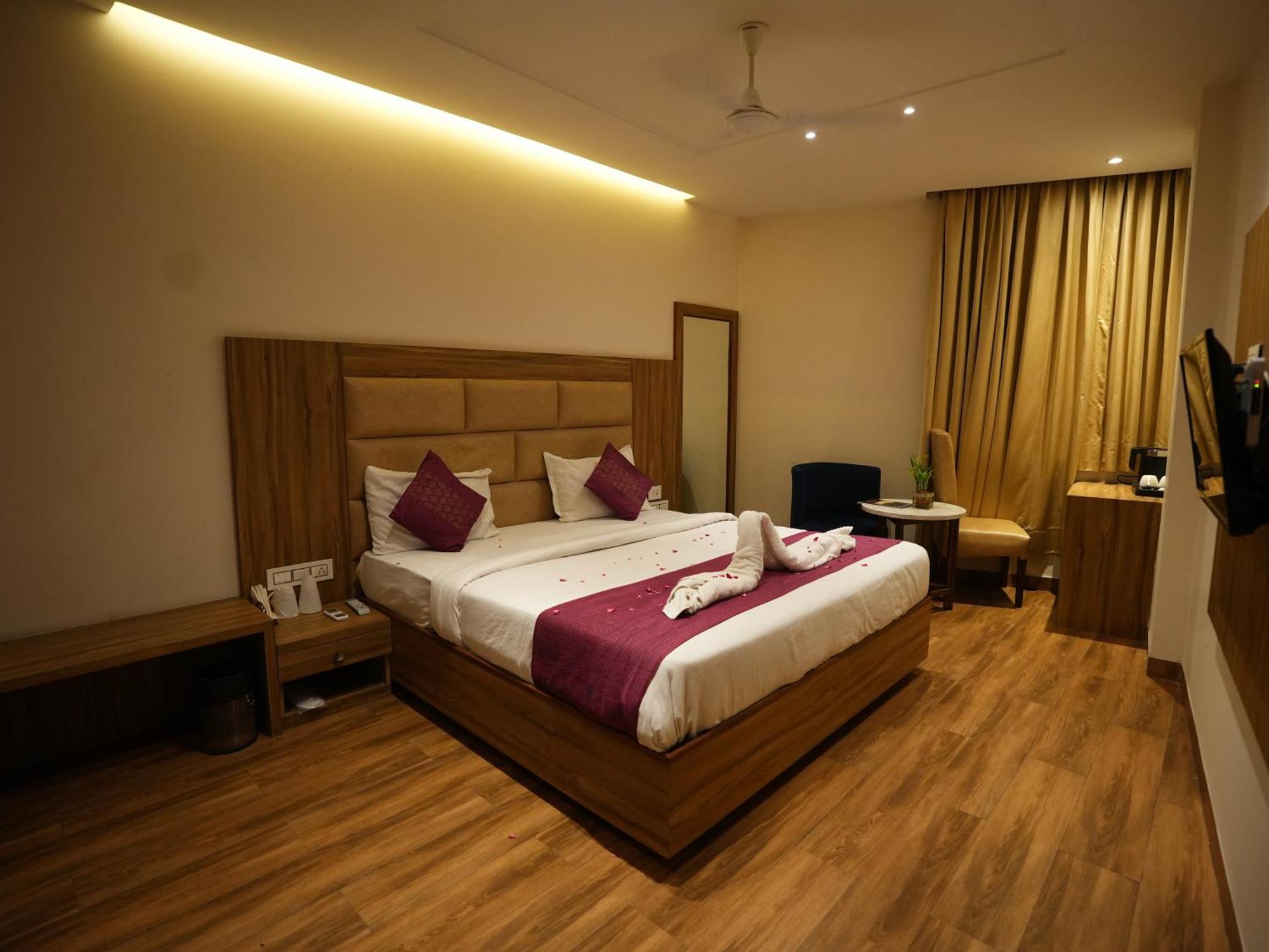 Hotel Pearl Wood Zirakpur Extérieur photo